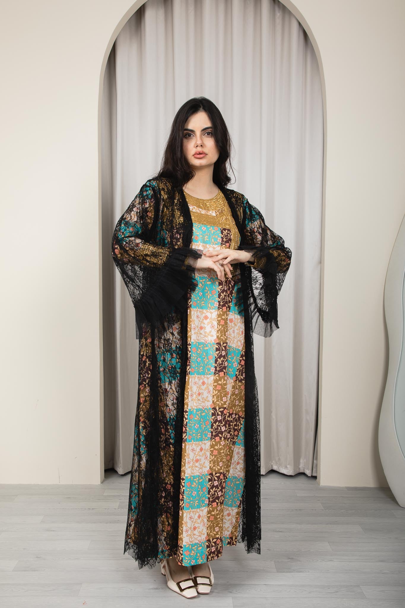 Dantel Abaya